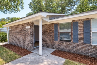 Building Photo - 152b Dorchester Manor Blvd