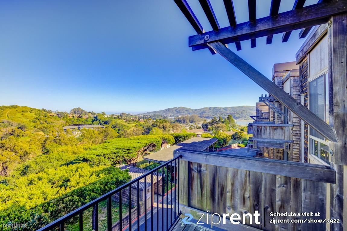Primary Photo - 558 Seaver Dr