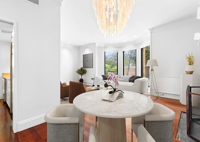 *Las imágenes son muestras representativas de la unidad anunciada. En algunos casos, las unidades reales que usted... - 359 Tappan St