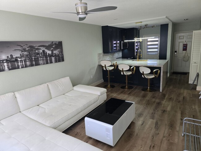 Photo - 140 Royal Palm Rd Apartment