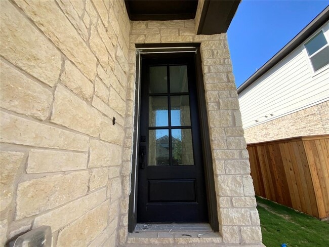 Foto del edificio - 358 Darley Oak Dr