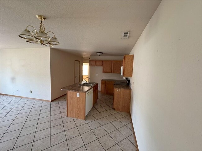 Building Photo - 1709 S 11th Pl