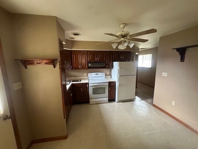 Foto del edificio - 7349 Waldman Ave