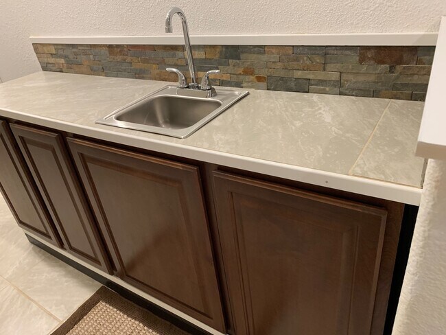 Foto del edificio - 6085 Fescue Dr