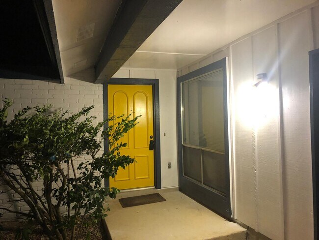 Building Photo - 7402 Oak Marsh St