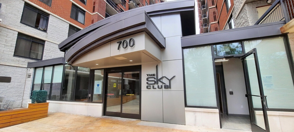 The Skyclub - 700 1st St