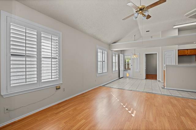 Foto del edificio - 6932 Brixham Dr