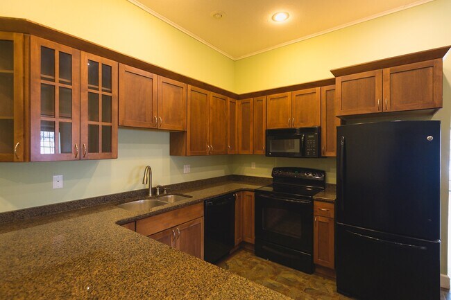 Foto del edificio - 208 E Montezuma Ave