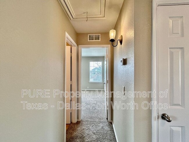 Building Photo - 1109 Mule Deer Dr