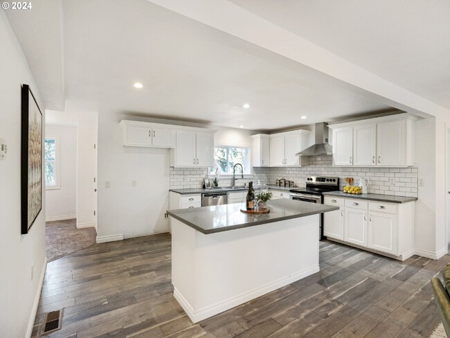 Building Photo - 9135 SW 80th Ave