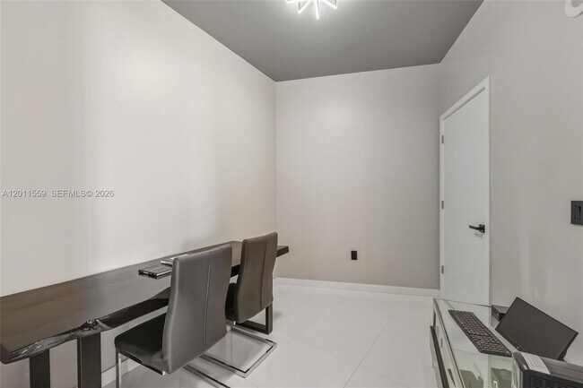 Foto del edificio - 851 NE 1st Ave