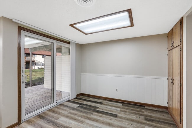 Building Photo - 1304 Christopher Cir