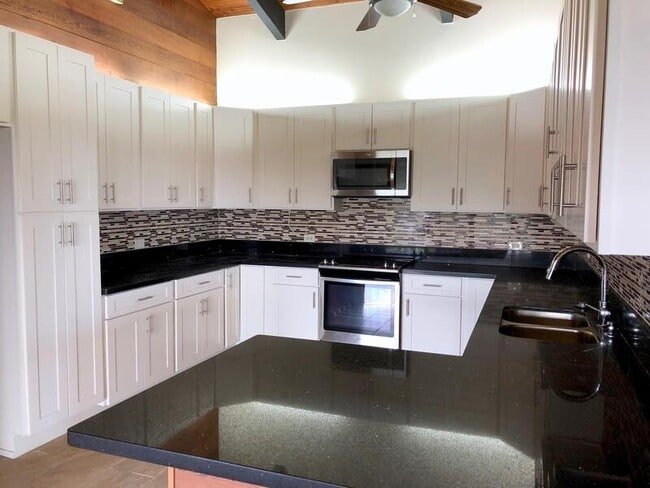 Building Photo - 2380 Round Top Dr