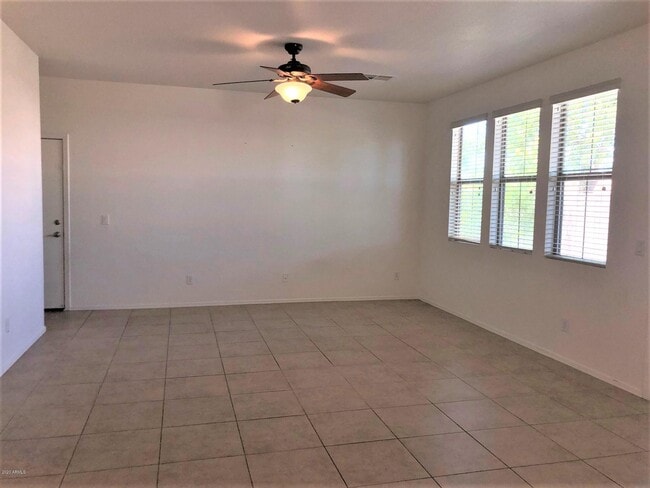 Foto del edificio - 3707 E Kristal Way