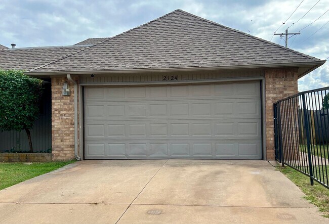 Foto del edificio - JGH 008-009 N OKC 2122/2124 NW 117th