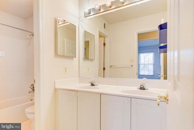 Foto del edificio - 46806 Willowood Pl