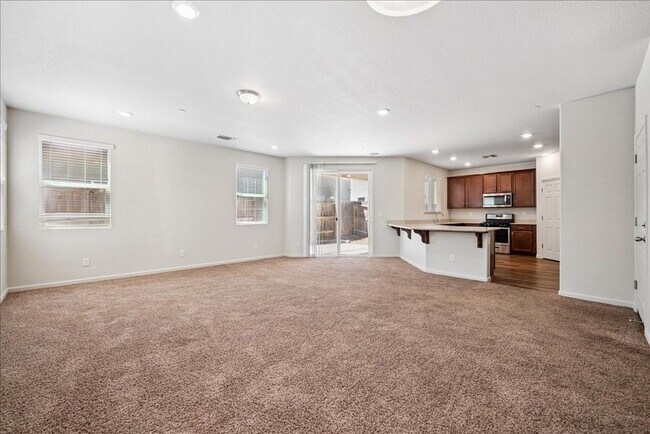 Foto del edificio - 3036 Wading River Way