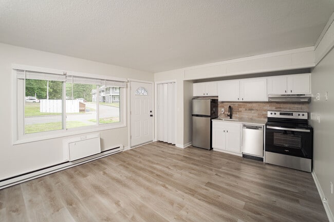 Building Photo - Woodbury Knoll
