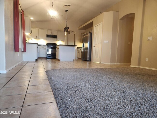 Building Photo - 5511 S 15th Way