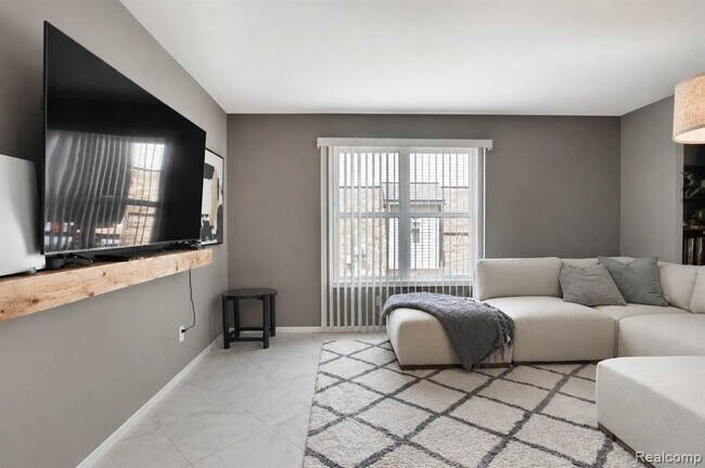 Foto del edificio - 2825 Long Meadow Ln