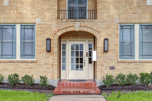 Building Photo - 1010 Peden St