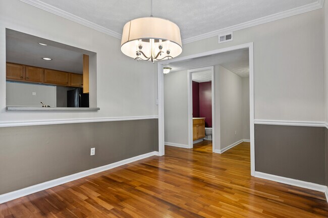 Foto del edificio - 3691 Essex Ave