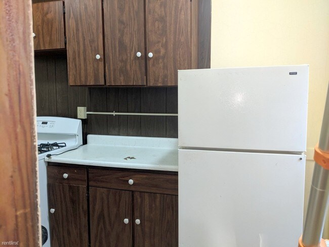 Building Photo - 1 br, 1 bath Apartment - 18 Day St