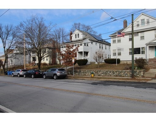 Building Photo - 190 Trapelo Rd