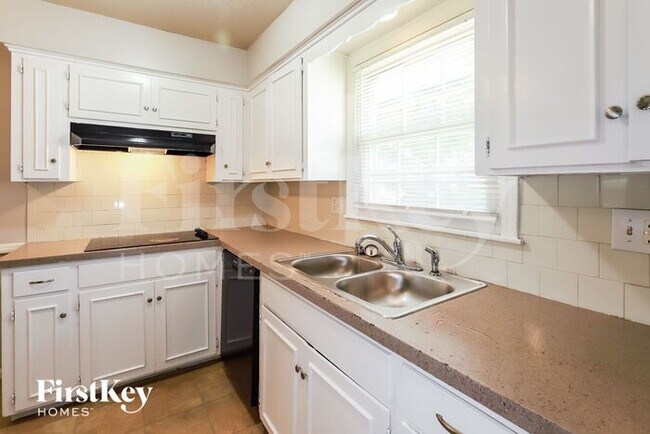 Foto del edificio - 5936 Sterling Avenue