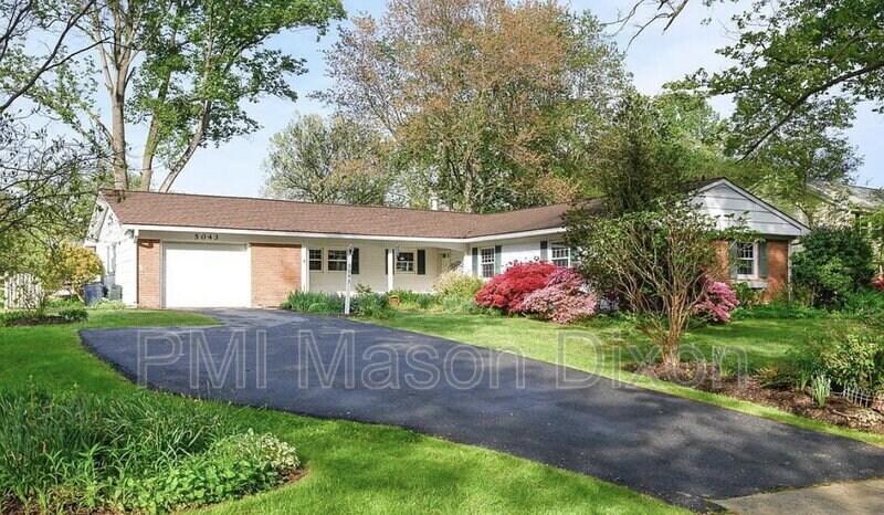 Foto principal - 5043 W Running Brook Rd