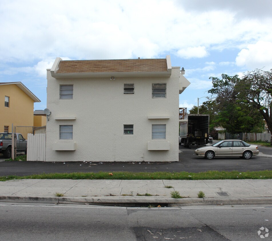 Building Photo - Metro Sun Apartments