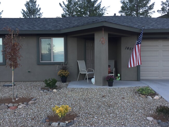 Building Photo - Cottonwood AZ Townhome for rent in conveni...