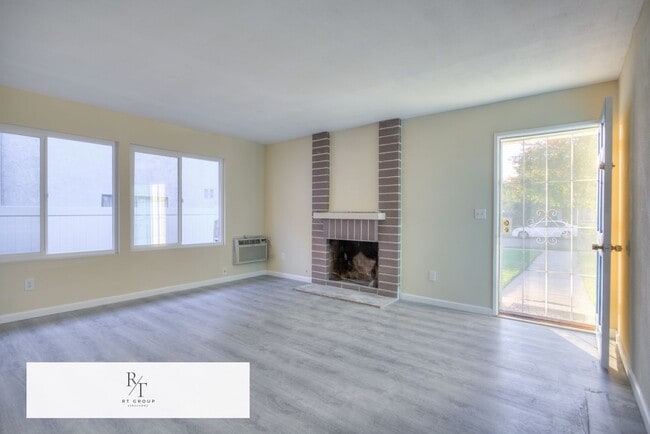 Building Photo - Classy yet Charming Newly Remodeled 1 Bedroom 1 Bathroom Residence