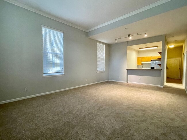Building Photo - Must See Downtown San Jose End-Unit 2 Bedroom Condo with 2 Ensuite Bathrooms