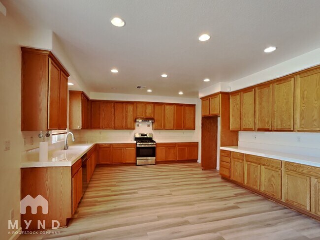 Foto del edificio - 9359 Lost Springs Ct