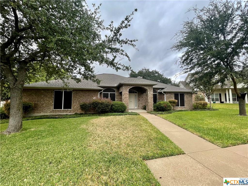 Primary Photo - 5612 Legacy Oaks Dr