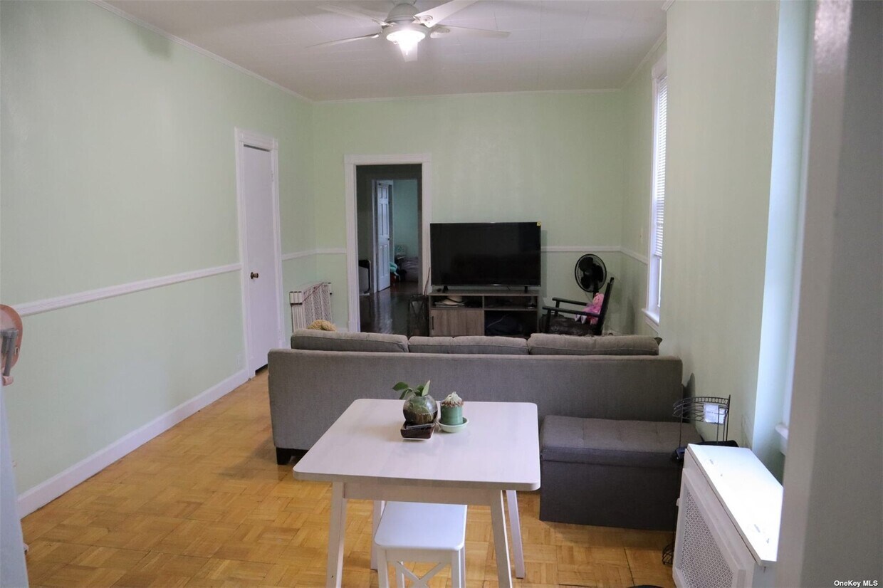 Foto principal - 80-11-80-87 87th Rd
