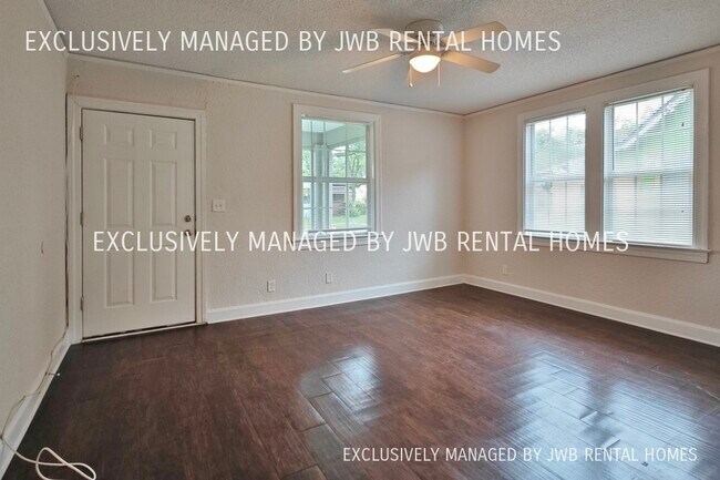 Building Photo - 211 E 46th St