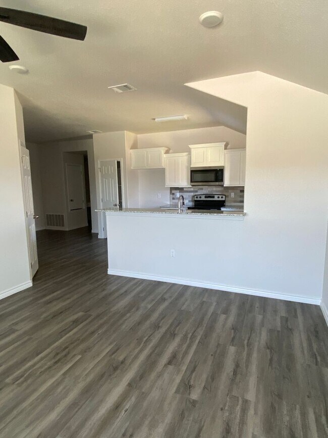 Building Photo - 126 Wind Ridge
