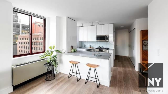 Foto principal - 2 bedroom in New York NY 10001