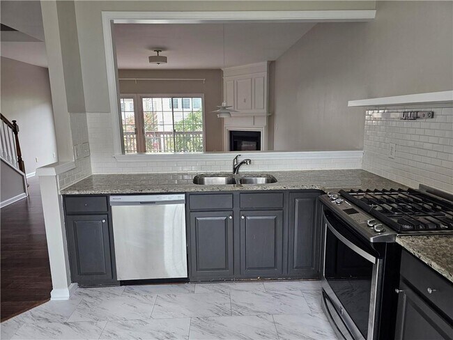 Foto del edificio - 1021 Thornborough Dr