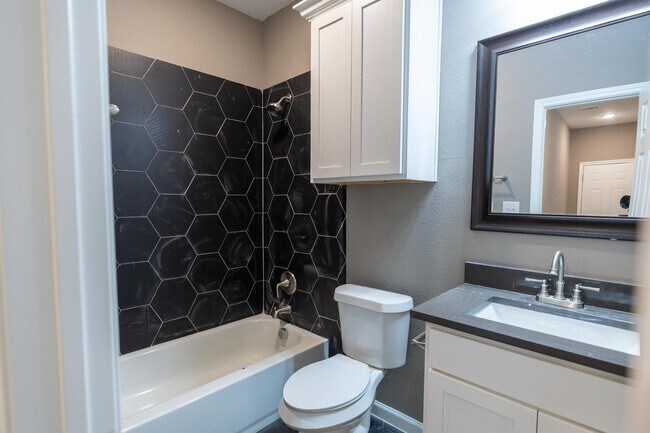 Building Photo - 109 Brown St