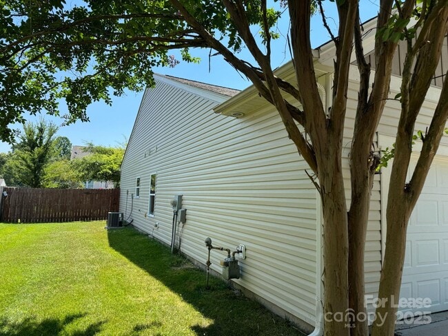 Building Photo - 5075 Meanna Drive