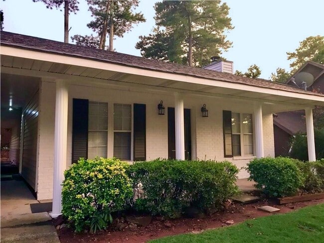 Building Photo - Super Cute One Level Home in Shelton Park