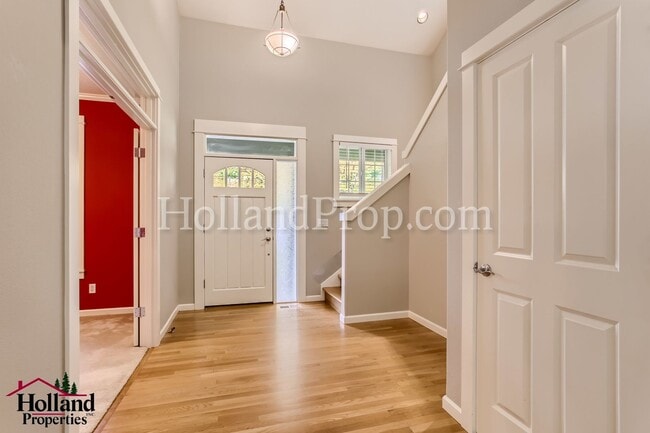 Foto del edificio - Amazing Home 3 Bed 2.5 Bath in Great Location! SPECIAL $150 credit on your first full month's rent