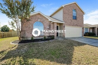 Building Photo - 4300 Bent Oaks Dr
