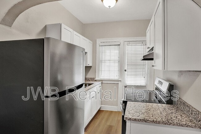 Photo - 1508 McDuff Ave S Apartment