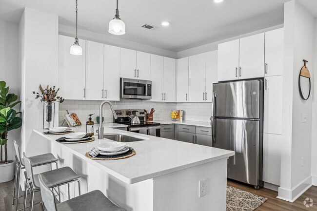 2BR, 2BA - 1,084SF - Kitchen - Mill House