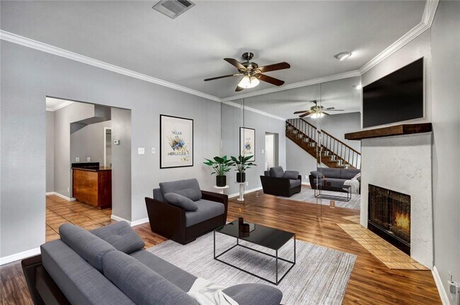 Foto del edificio - 1307 Kinney Ave