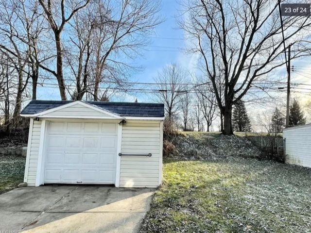 Tenant Garage - 5413 Oakwood Ave